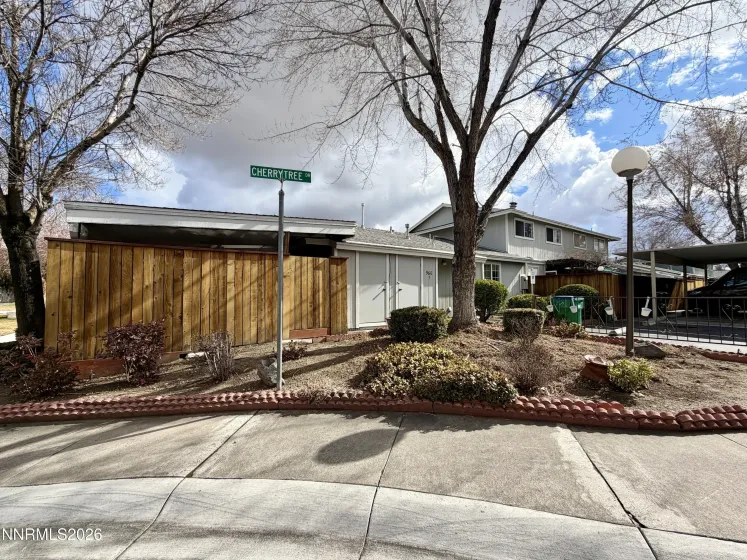 960 Cherry Tree, Sparks, Nevada 89434, 3 Bedrooms Bedrooms, ,2 BathroomsBathrooms,Residential,Residential,Cherry Tree,260001659