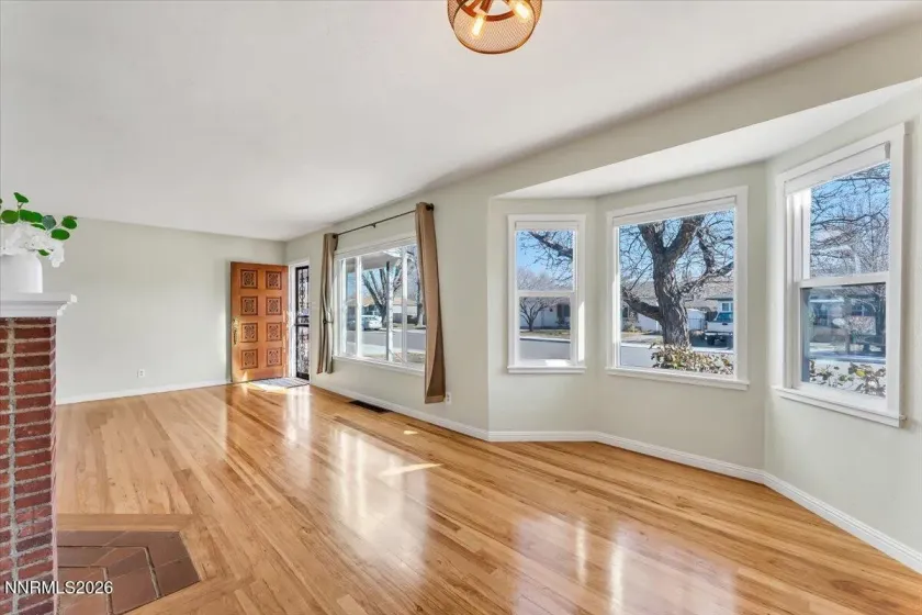 953 7th, Sparks, Nevada 89431, 4 Bedrooms Bedrooms, ,2 BathroomsBathrooms,Residential,Residential,7th,260001660