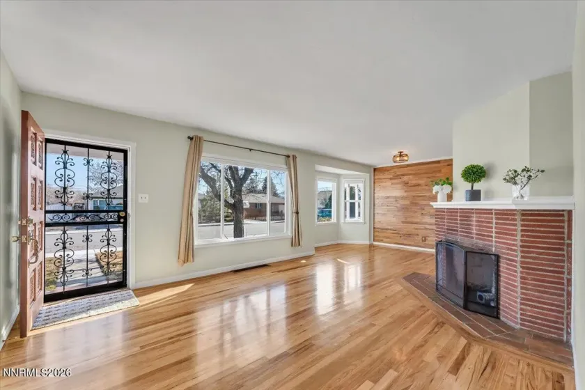 953 7th, Sparks, Nevada 89431, 4 Bedrooms Bedrooms, ,2 BathroomsBathrooms,Residential,Residential,7th,260001660