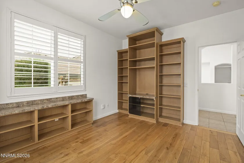 5700 Falcon Ridge, Sparks, Nevada 89436, 4 Bedrooms Bedrooms, ,3 BathroomsBathrooms,Residential,Residential,Falcon Ridge,260001665