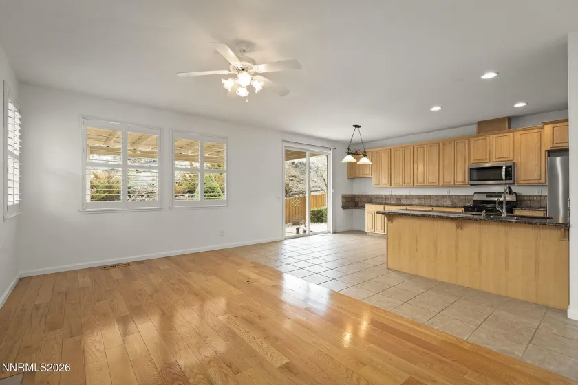 5700 Falcon Ridge, Sparks, Nevada 89436, 4 Bedrooms Bedrooms, ,3 BathroomsBathrooms,Residential,Residential,Falcon Ridge,260001665