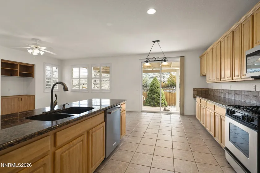 5700 Falcon Ridge, Sparks, Nevada 89436, 4 Bedrooms Bedrooms, ,3 BathroomsBathrooms,Residential,Residential,Falcon Ridge,260001665