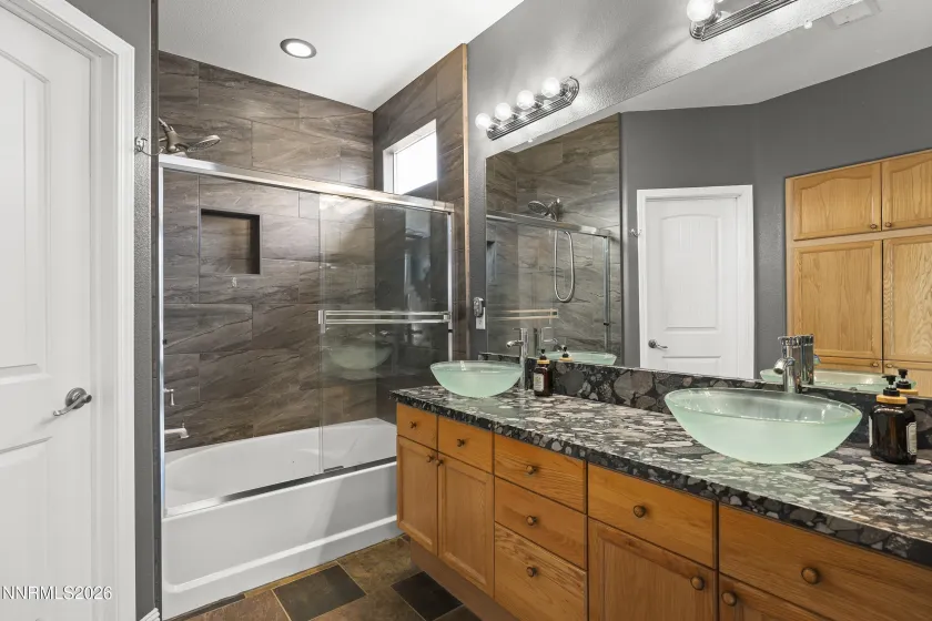 1290 Vista Alta, Reno, Nevada 89521, 3 Bedrooms Bedrooms, ,2 BathroomsBathrooms,Residential,Residential,Vista Alta,260001672