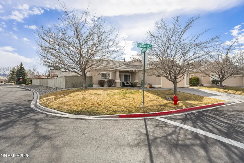 1290 Vista Alta, Reno, Nevada 89521, 3 Bedrooms Bedrooms, ,2 BathroomsBathrooms,Residential,Residential,Vista Alta,260001672