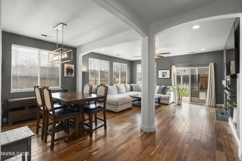 1290 Vista Alta, Reno, Nevada 89521, 3 Bedrooms Bedrooms, ,2 BathroomsBathrooms,Residential,Residential,Vista Alta,260001672