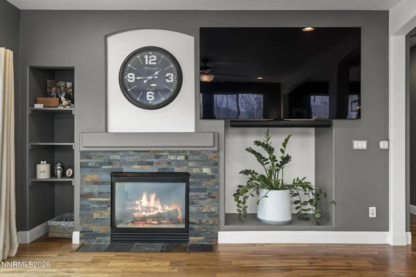 1290 Vista Alta, Reno, Nevada 89521, 3 Bedrooms Bedrooms, ,2 BathroomsBathrooms,Residential,Residential,Vista Alta,260001672