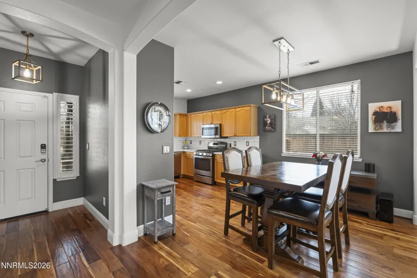 1290 Vista Alta, Reno, Nevada 89521, 3 Bedrooms Bedrooms, ,2 BathroomsBathrooms,Residential,Residential,Vista Alta,260001672