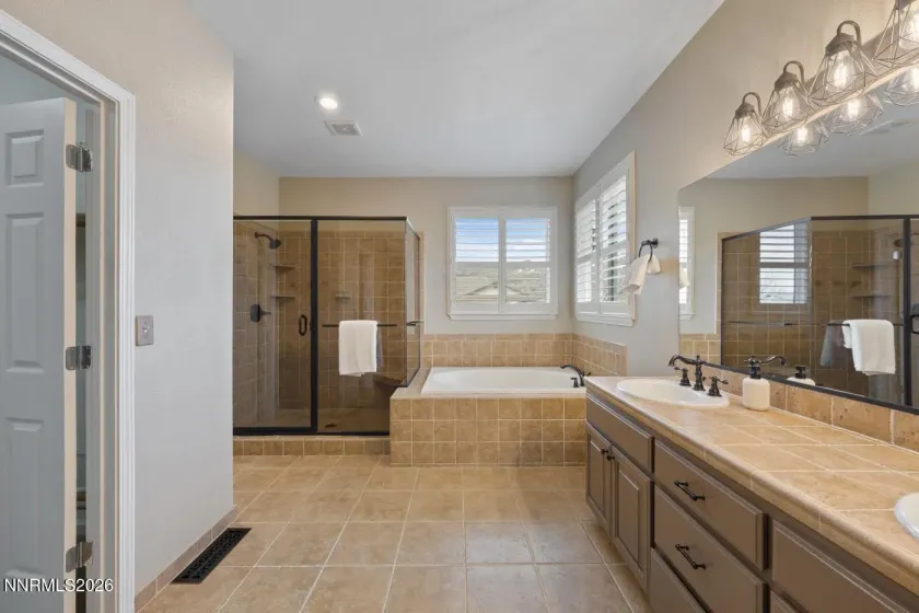 5984 Hidden Highlands, Reno, Nevada 89502, 4 Bedrooms Bedrooms, ,2 BathroomsBathrooms,Residential,Residential,Hidden Highlands,260001674