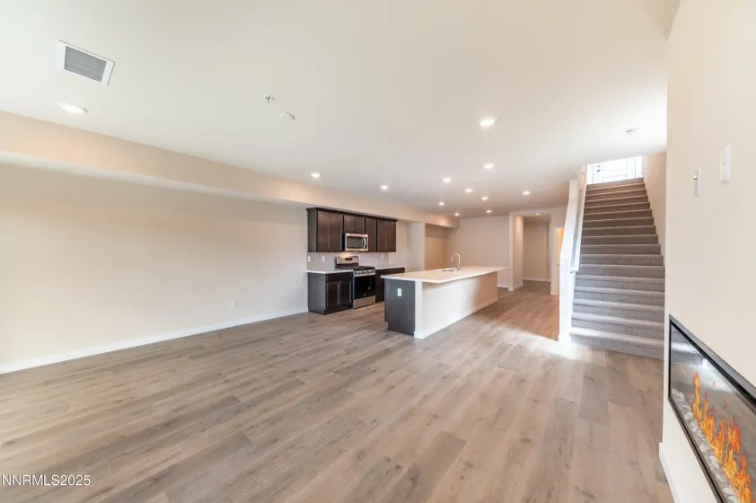 2419 Tecumseh, Sparks, Nevada 89436, 3 Bedrooms Bedrooms, ,4 BathroomsBathrooms,Residential,Residential,Tecumseh,260001680