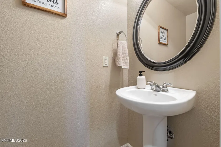 11017 Lamour, Reno, Nevada 89521, 3 Bedrooms Bedrooms, ,3 BathroomsBathrooms,Residential,Residential,Lamour,260001679