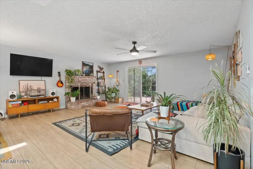 3040 Chavez, Reno, Nevada 89502, 3 Bedrooms Bedrooms, ,2 BathroomsBathrooms,Residential,Residential,Chavez,260001681