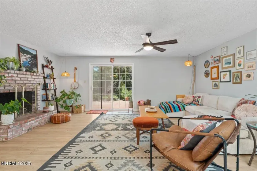 3040 Chavez, Reno, Nevada 89502, 3 Bedrooms Bedrooms, ,2 BathroomsBathrooms,Residential,Residential,Chavez,260001681