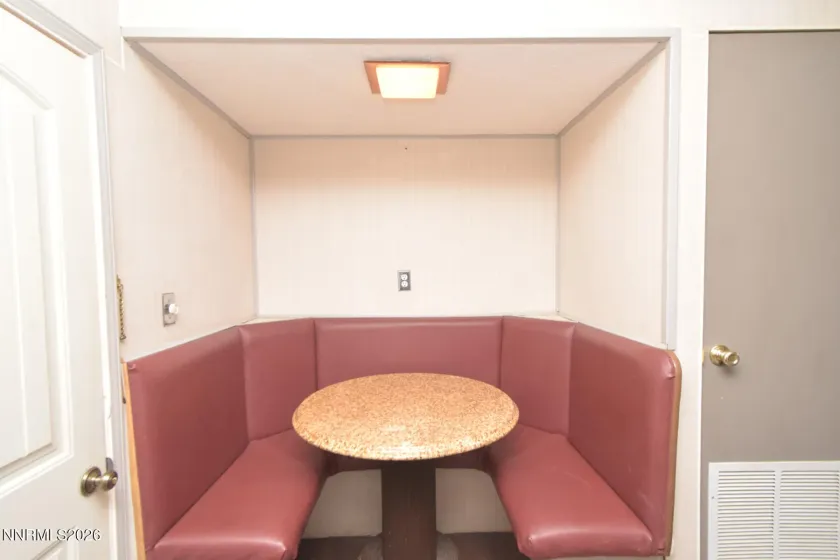 550 Quartz, Sun Valley, Nevada 89433, 3 Bedrooms Bedrooms, ,2 BathroomsBathrooms,Residential,Residential,Quartz,260001682