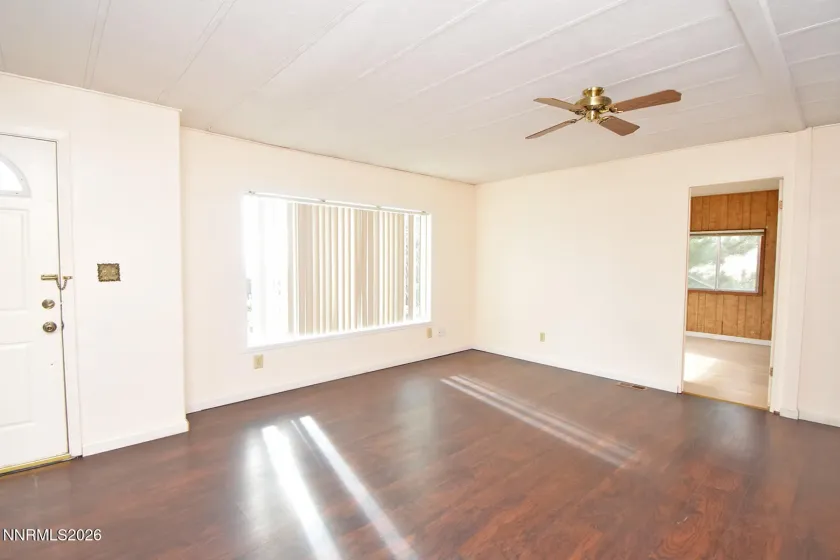 550 Quartz, Sun Valley, Nevada 89433, 3 Bedrooms Bedrooms, ,2 BathroomsBathrooms,Residential,Residential,Quartz,260001682