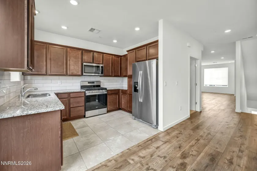 545 Gloria May, Reno, Nevada 89503, 2 Bedrooms Bedrooms, ,3 BathroomsBathrooms,Residential,Residential,Gloria May,260001685