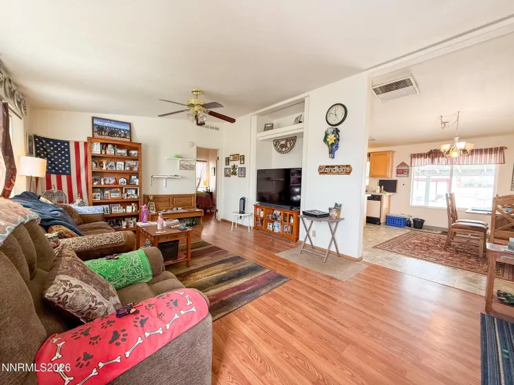 48 Bybee, Yerington, Nevada 89447, 3 Bedrooms Bedrooms, ,2 BathroomsBathrooms,Residential,Residential,Bybee,260001687