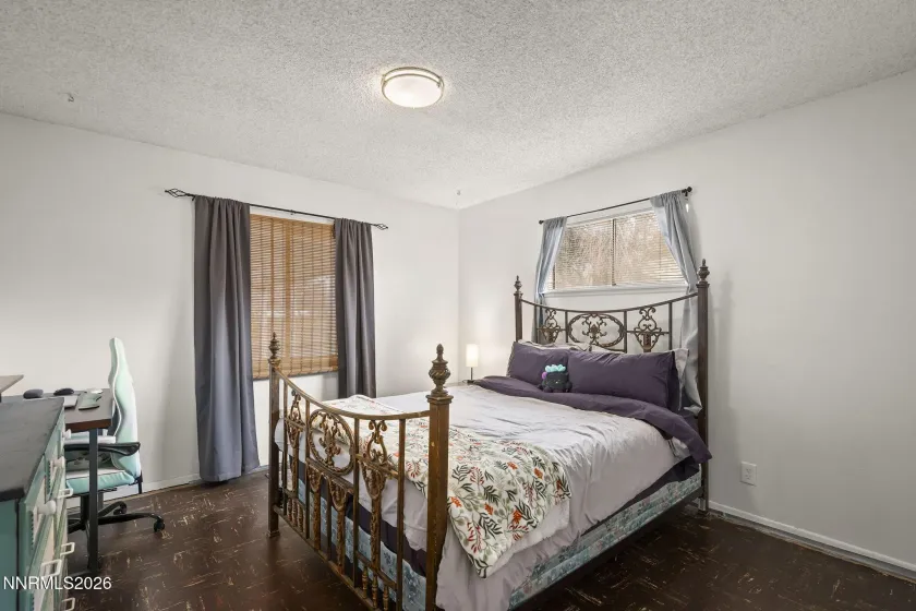 355 York, Sparks, Nevada 89431, 4 Bedrooms Bedrooms, ,2 BathroomsBathrooms,Residential,Residential,York,260001697