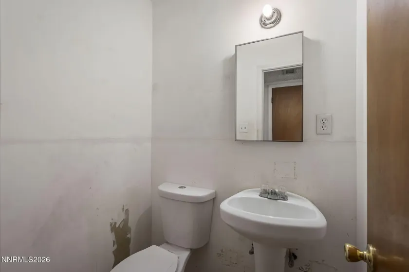 355 York, Sparks, Nevada 89431, 4 Bedrooms Bedrooms, ,2 BathroomsBathrooms,Residential,Residential,York,260001697