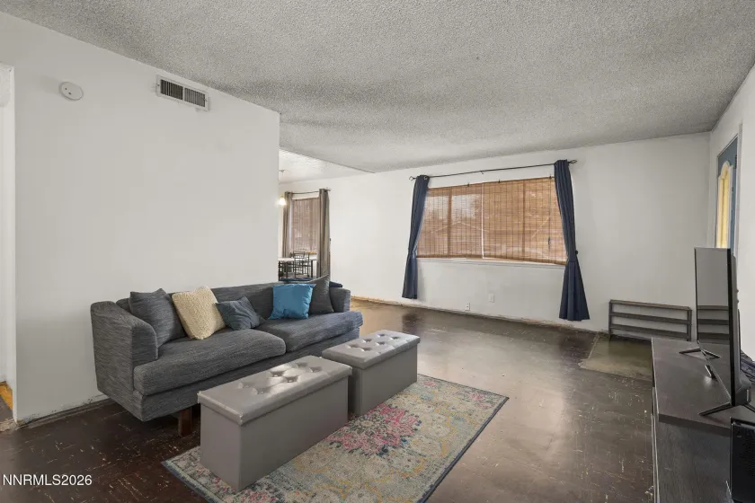 355 York, Sparks, Nevada 89431, 4 Bedrooms Bedrooms, ,2 BathroomsBathrooms,Residential,Residential,York,260001697