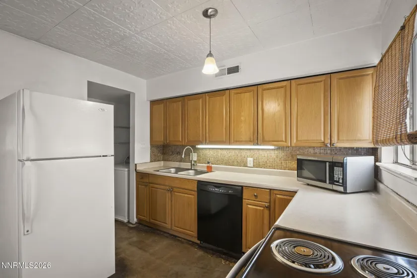 355 York, Sparks, Nevada 89431, 4 Bedrooms Bedrooms, ,2 BathroomsBathrooms,Residential,Residential,York,260001697