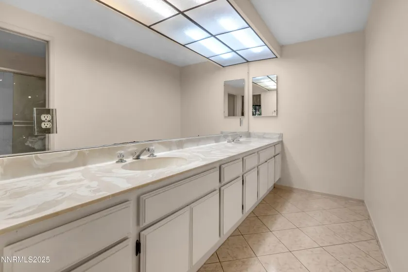 320 Riverview, Reno, Nevada 89509, 3 Bedrooms Bedrooms, ,2 BathroomsBathrooms,Residential,Residential,Riverview,250056899