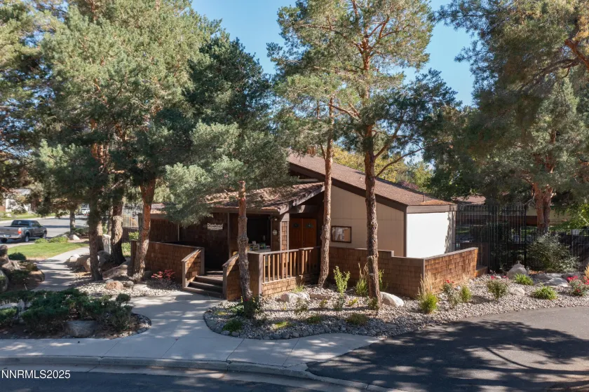 320 Riverview, Reno, Nevada 89509, 3 Bedrooms Bedrooms, ,2 BathroomsBathrooms,Residential,Residential,Riverview,250056899