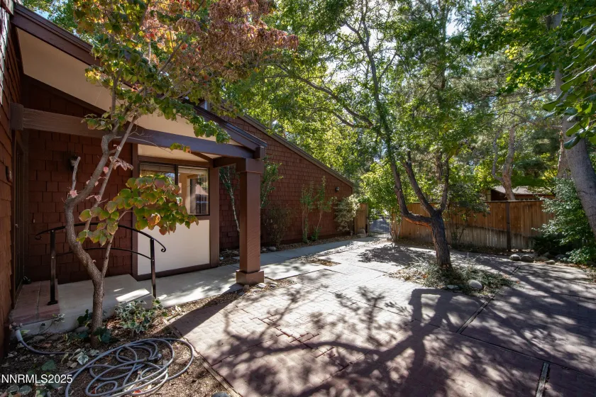 320 Riverview, Reno, Nevada 89509, 3 Bedrooms Bedrooms, ,2 BathroomsBathrooms,Residential,Residential,Riverview,250056899