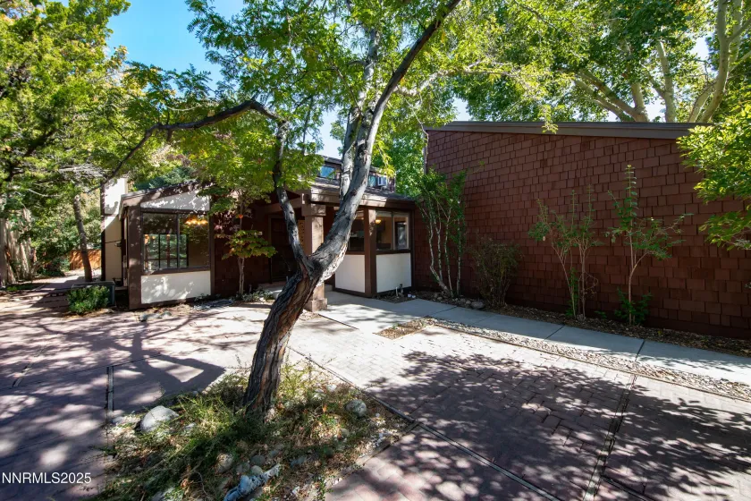 320 Riverview, Reno, Nevada 89509, 3 Bedrooms Bedrooms, ,2 BathroomsBathrooms,Residential,Residential,Riverview,250056899