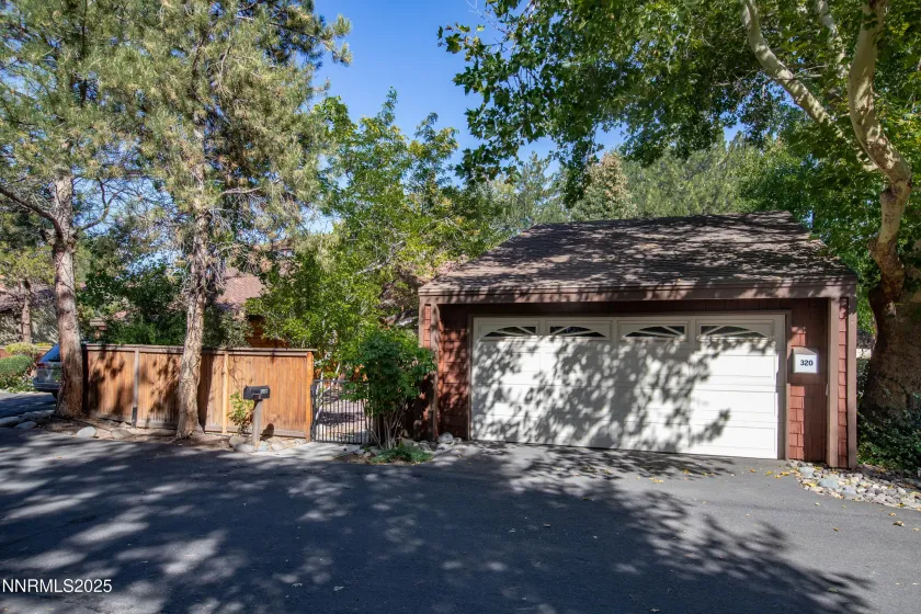 320 Riverview, Reno, Nevada 89509, 3 Bedrooms Bedrooms, ,2 BathroomsBathrooms,Residential,Residential,Riverview,250056899