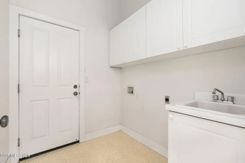 4978 Fall Creek, Reno, Nevada 89519, 4 Bedrooms Bedrooms, ,3 BathroomsBathrooms,Residential,Residential,Fall Creek,260001711