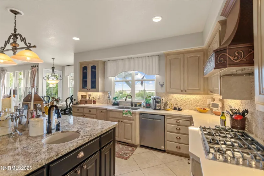 2966 Eagle Rock, Reno, Nevada 89511, 5 Bedrooms Bedrooms, ,5 BathroomsBathrooms,Residential,Residential,Eagle Rock,250057140