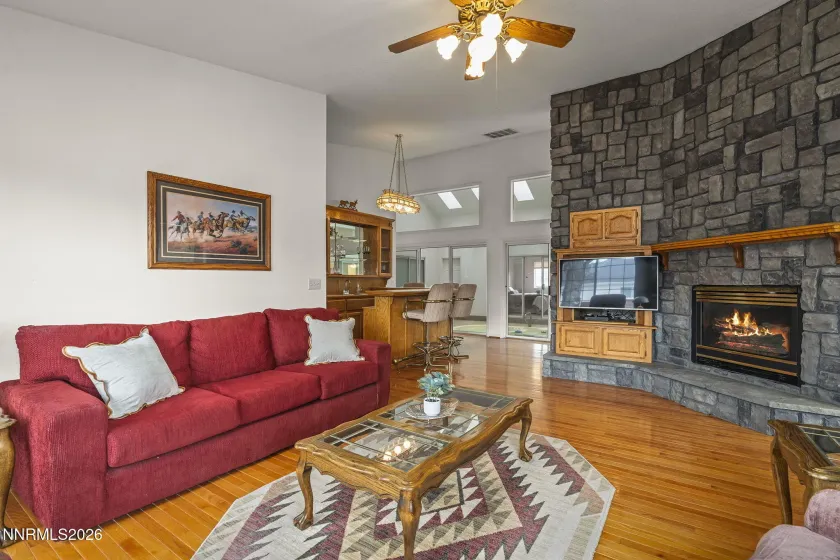 1636 Mackland, Minden, Nevada 89423, 3 Bedrooms Bedrooms, ,3 BathroomsBathrooms,Residential,Residential,Mackland,260001727