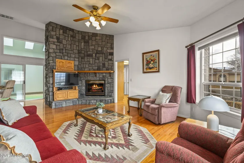 1636 Mackland, Minden, Nevada 89423, 3 Bedrooms Bedrooms, ,3 BathroomsBathrooms,Residential,Residential,Mackland,260001727