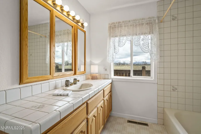 1636 Mackland, Minden, Nevada 89423, 3 Bedrooms Bedrooms, ,3 BathroomsBathrooms,Residential,Residential,Mackland,260001727