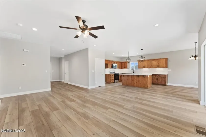 815 Great Basin, Fallon, Nevada 89406, 3 Bedrooms Bedrooms, ,2 BathroomsBathrooms,Residential,Residential,Great Basin,250057519