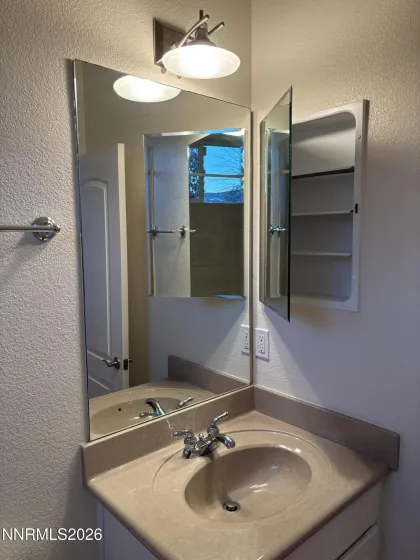 12020 Ocean View, Sparks, Nevada 89441, 5 Bedrooms Bedrooms, ,4 BathroomsBathrooms,Residential,Residential,Ocean View,260001736