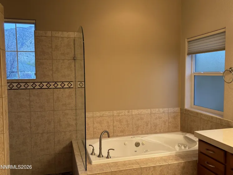 12020 Ocean View, Sparks, Nevada 89441, 5 Bedrooms Bedrooms, ,4 BathroomsBathrooms,Residential,Residential,Ocean View,260001736