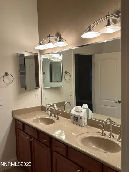 12020 Ocean View, Sparks, Nevada 89441, 5 Bedrooms Bedrooms, ,4 BathroomsBathrooms,Residential,Residential,Ocean View,260001736