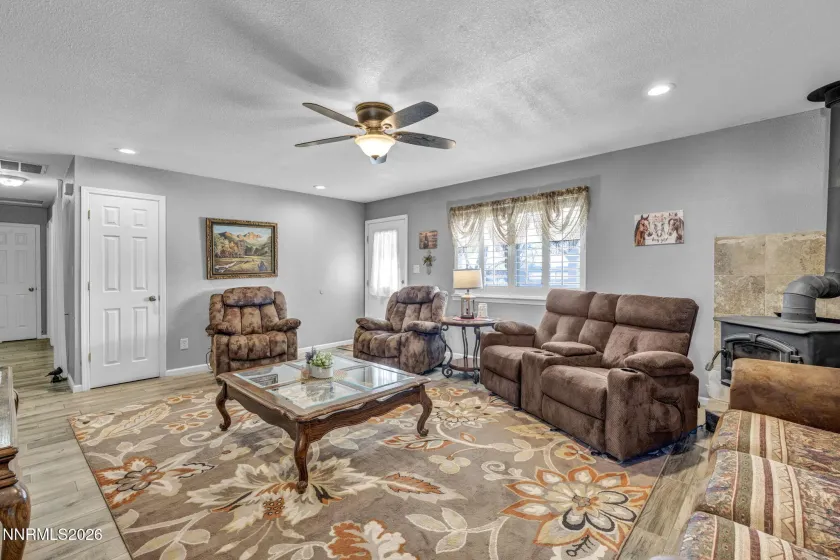 11 Penrose, Yerington, Nevada 89447, 3 Bedrooms Bedrooms, ,2 BathroomsBathrooms,Residential,Residential,Penrose,260001742