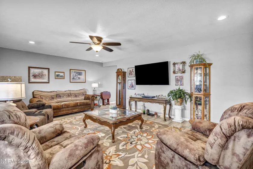 11 Penrose, Yerington, Nevada 89447, 3 Bedrooms Bedrooms, ,2 BathroomsBathrooms,Residential,Residential,Penrose,260001742