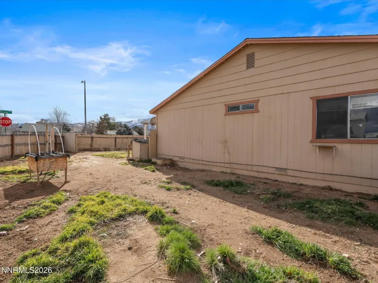 10010 Humite, Reno, Nevada 89506, 3 Bedrooms Bedrooms, ,2 BathroomsBathrooms,Residential,Residential,Humite,260001755