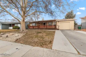 136 York, Sparks, Nevada 89431, 3 Bedrooms Bedrooms, ,2 BathroomsBathrooms,Residential,Residential,York,260001757