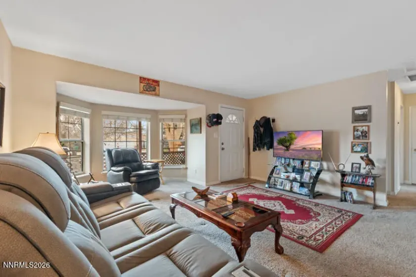 136 York, Sparks, Nevada 89431, 3 Bedrooms Bedrooms, ,2 BathroomsBathrooms,Residential,Residential,York,260001757