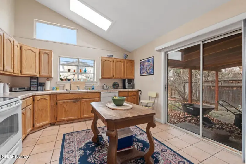 136 York, Sparks, Nevada 89431, 3 Bedrooms Bedrooms, ,2 BathroomsBathrooms,Residential,Residential,York,260001757