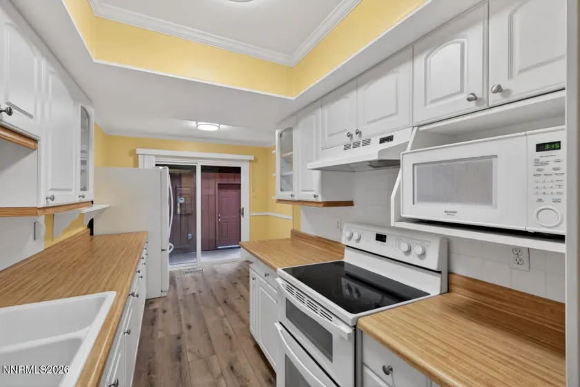 2016 Branch, Reno, Nevada 89509, 2 Bedrooms Bedrooms, ,3 BathroomsBathrooms,Residential,Residential,Branch,260001758