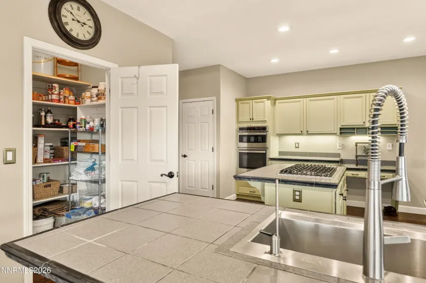 5279 Mira Loma, Reno, Nevada 89502, 4 Bedrooms Bedrooms, ,4 BathroomsBathrooms,Residential,Residential,Mira Loma,260001761