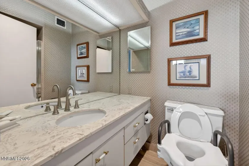 100 Arlington, Reno, Nevada 89501, 2 Bedrooms Bedrooms, ,2 BathroomsBathrooms,Residential,Residential,Arlington,260001767