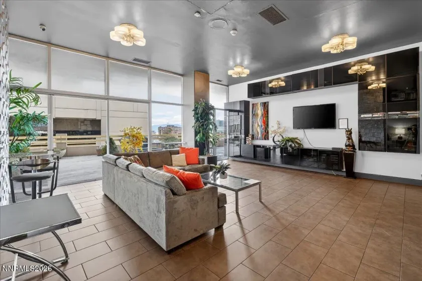 100 Arlington, Reno, Nevada 89501, 2 Bedrooms Bedrooms, ,2 BathroomsBathrooms,Residential,Residential,Arlington,260001767