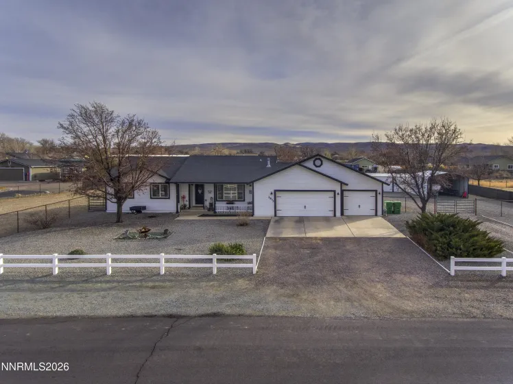 2875 Horseshoe, Fernley, Nevada 89408, 3 Bedrooms Bedrooms, ,2 BathroomsBathrooms,Residential,Residential,Horseshoe,260001777