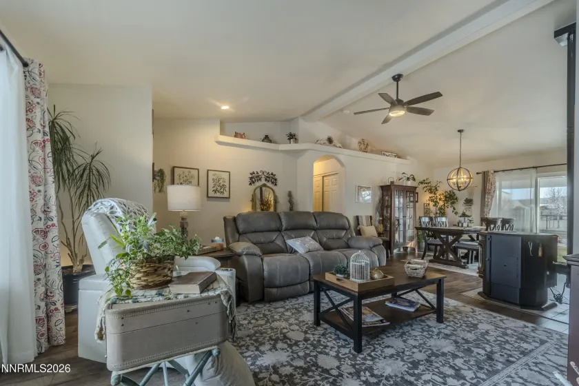 2875 Horseshoe, Fernley, Nevada 89408, 3 Bedrooms Bedrooms, ,2 BathroomsBathrooms,Residential,Residential,Horseshoe,260001777